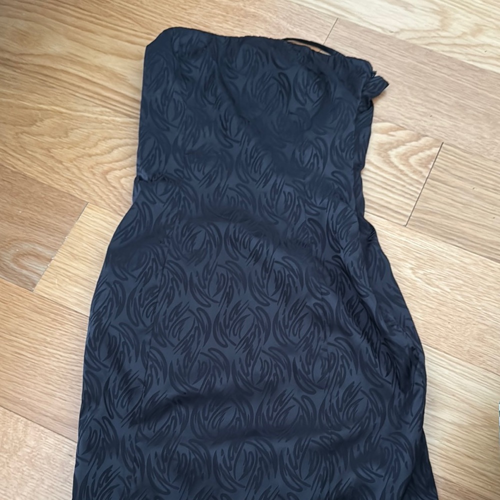 Elegant Black Strapless Dress